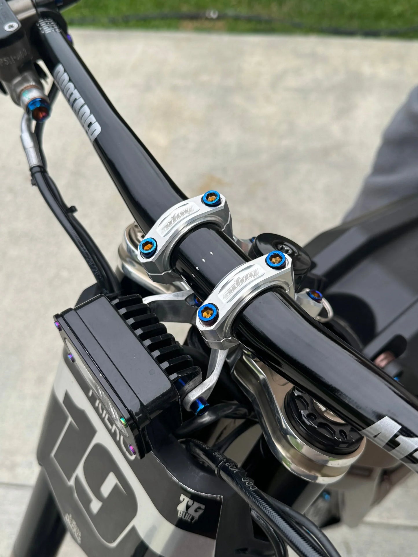 Titanium Direct Stem Bolts