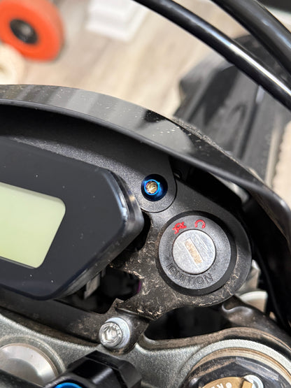 Ultra Bee Dashboard Titanium Bolts (set of 2)