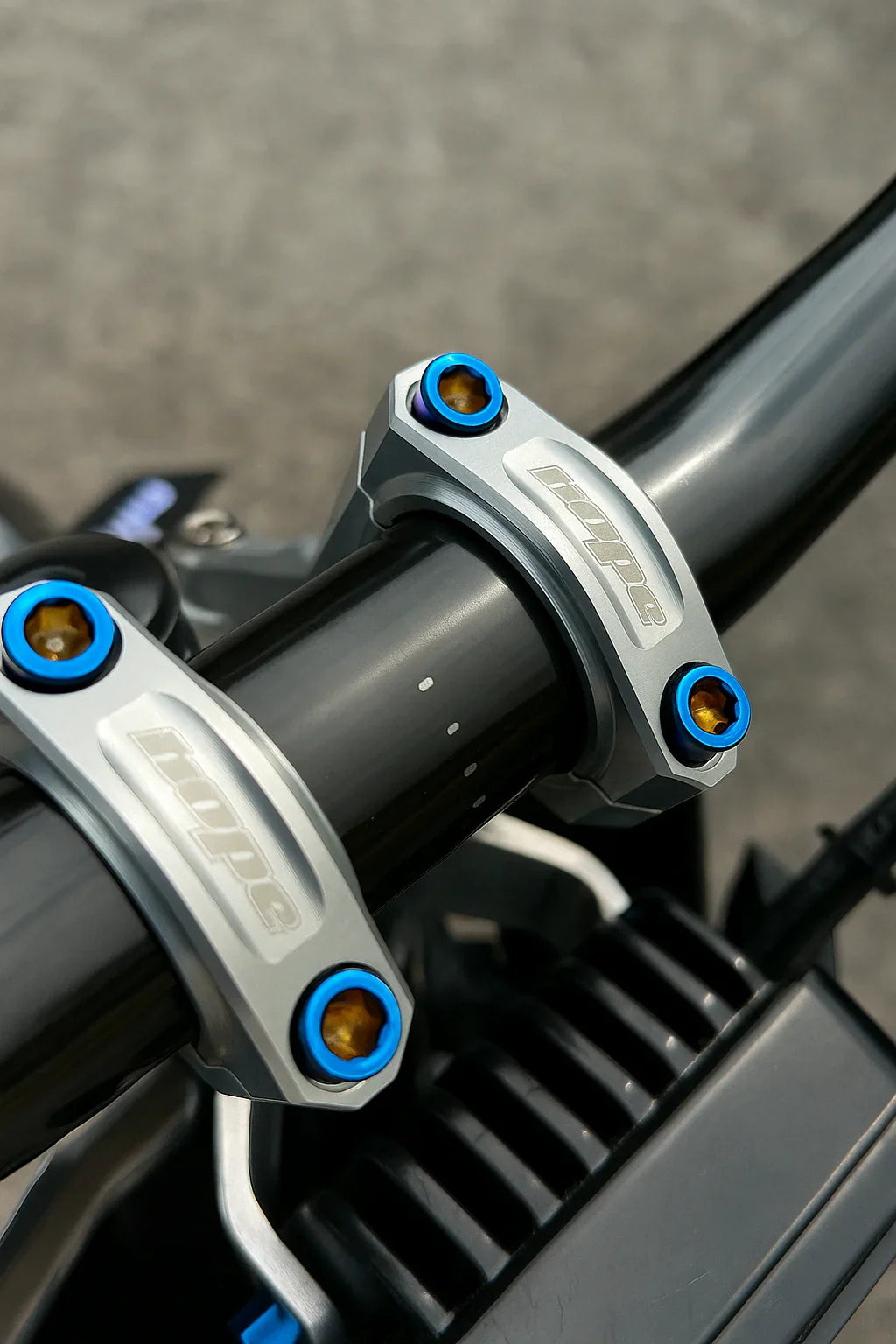 Titanium Direct Stem Bolts